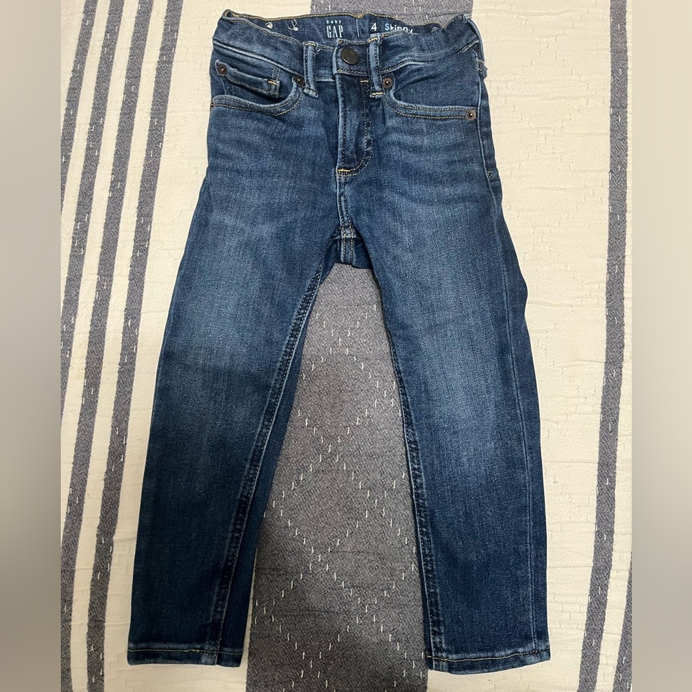 BabyGAP size 4 boy Skinny Jeans